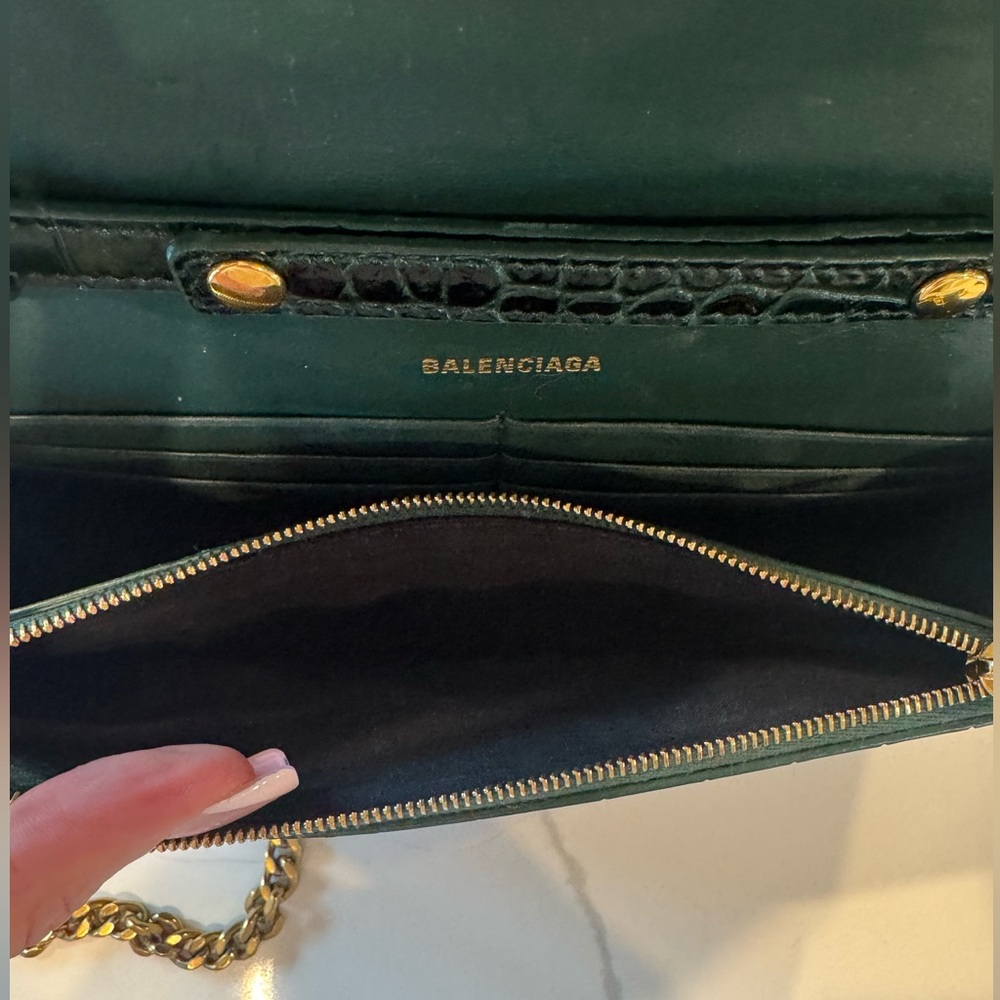 Balenciaga Green Crocodile wallet on chain - Picture 7 of 8
